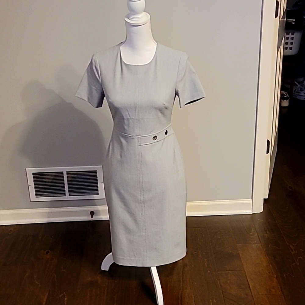 NWT Banana Republic Short-sleeved Dress in Gray